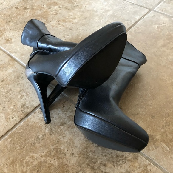 Sexy Zara Boots 8 Like New - Picture 2 of 4